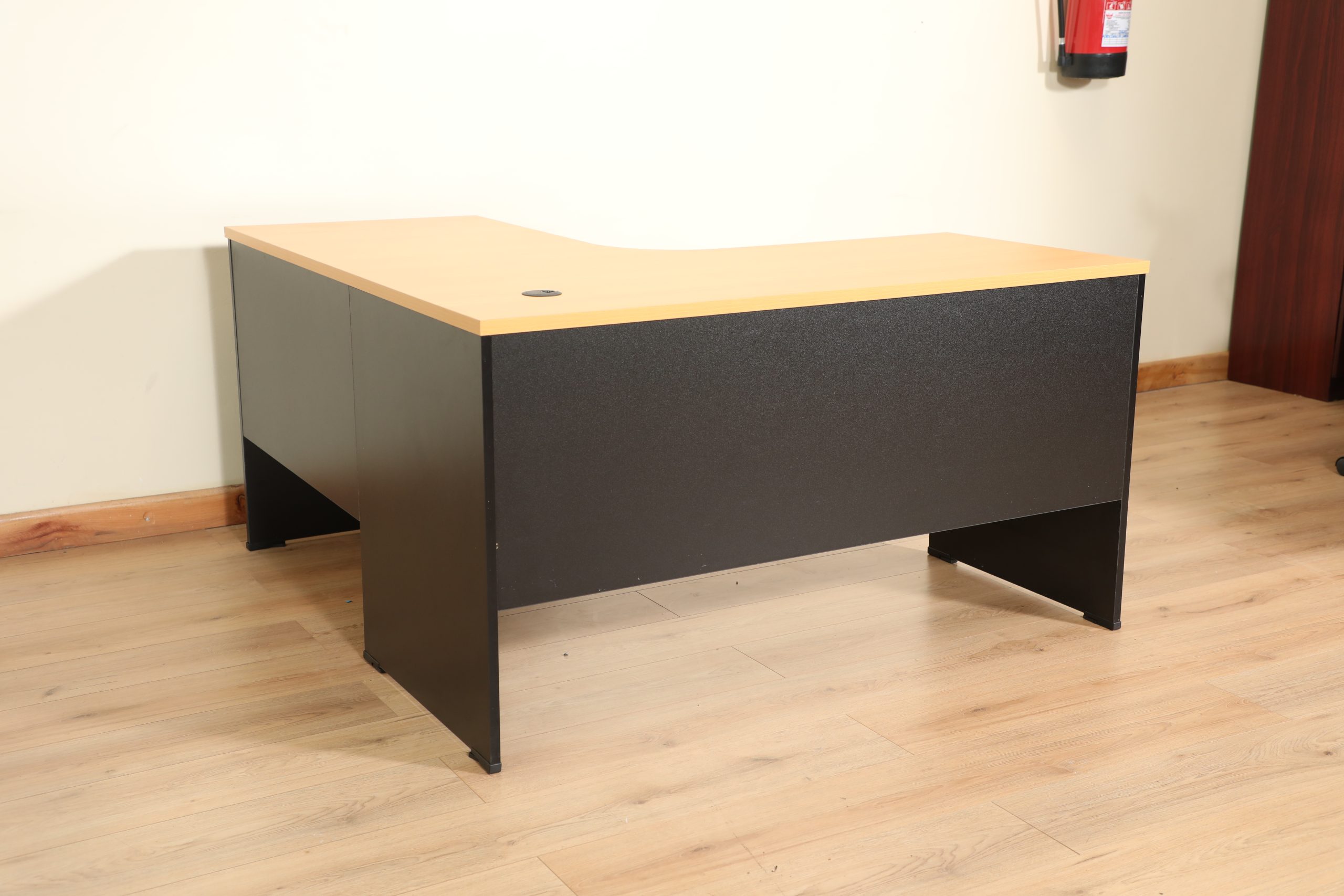 Delta 1200 Corner Office Desk