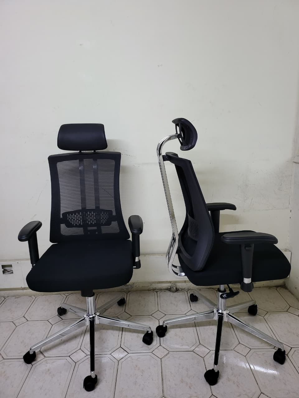 Ergonomic Mesh Office Chair with Headrest